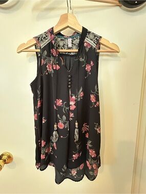 Xhilaration Black Floral Tie-Front Sleeveless Camisole